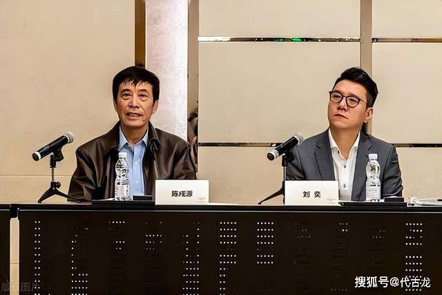 比赛上来，双方就展开对攻拉锯战，邢志强外线很准，葛昭宝也是弹无虚发，但范子铭带领北京也能给出回应，杰克逊上来里突外投连砍10分，山西顺势一波小高潮首节领先9分，次节北京队小外援基恩找到状态，里突外投半场得分上20，北京一度反超比分，但施韦德能送出妙传半场助攻上上网，山西半场仅落后1分。